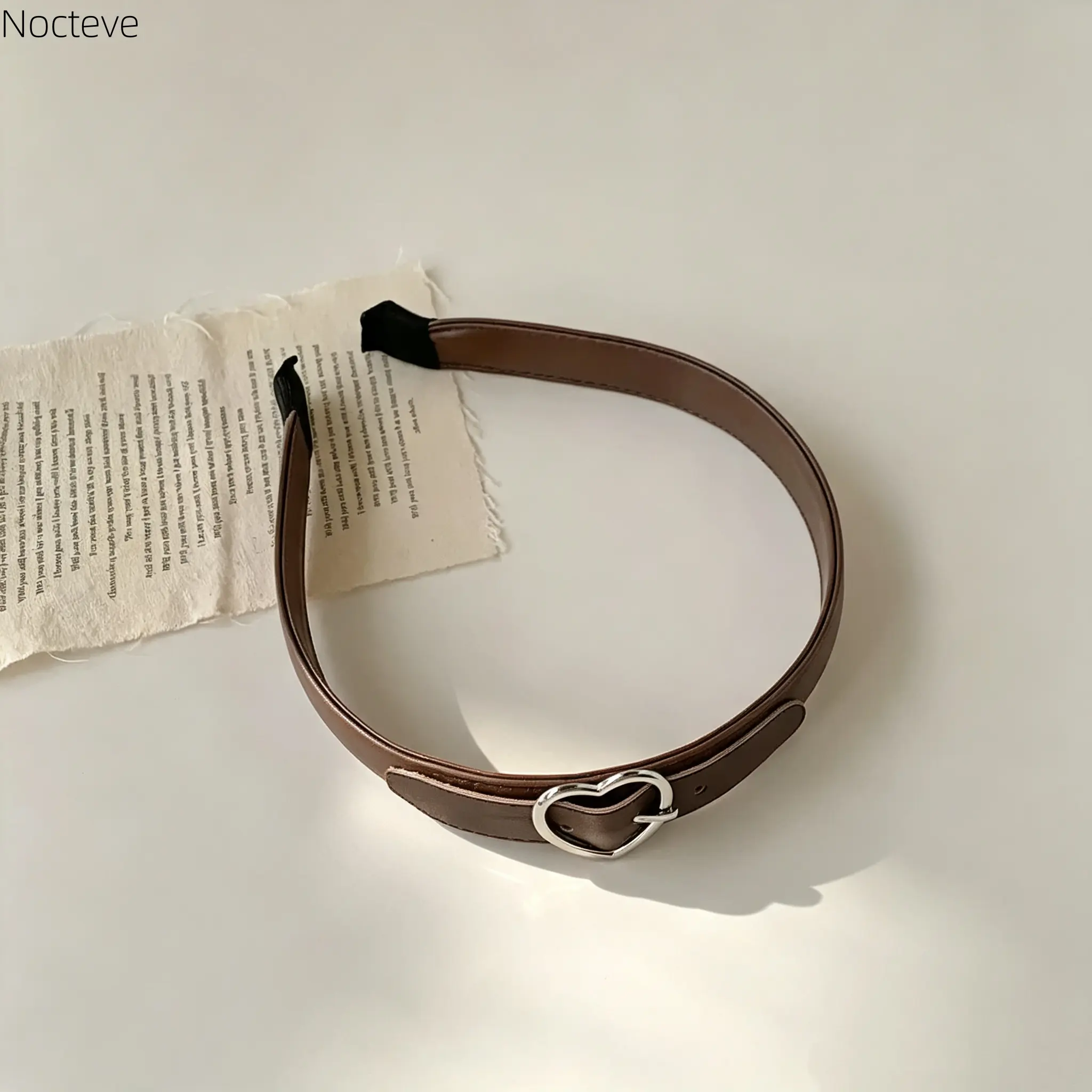 Women's Artificial Leather Heart-Shaped Wide Headband - Non-Slip Faux Leather Hair Accessory with Heart Decor, Comfortable No-Pressure for Daily Wear, Makeup, Face Washing
