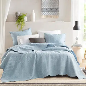 Queen Set Damask Coverlet Set for Queen Size Bed, Cottage Oversized Set, Scallop Edge, All Season, Pre-Washed Cotton-Filled Queen Size, Tuscany, Full/Queen Blue 3 Piece