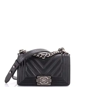 Pre-owned CHANEL material Messenger Bags Boy Flap Bag Chevron Caviar Small by Rebag