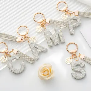 A 26-letter pendant with diamond-encrusted, sparkling design makes for a stylish keychain accessory for cars. Its elegant design makes it suitable for both men and women to use in daily life. It’s perfect as a gift or for personal wear.
