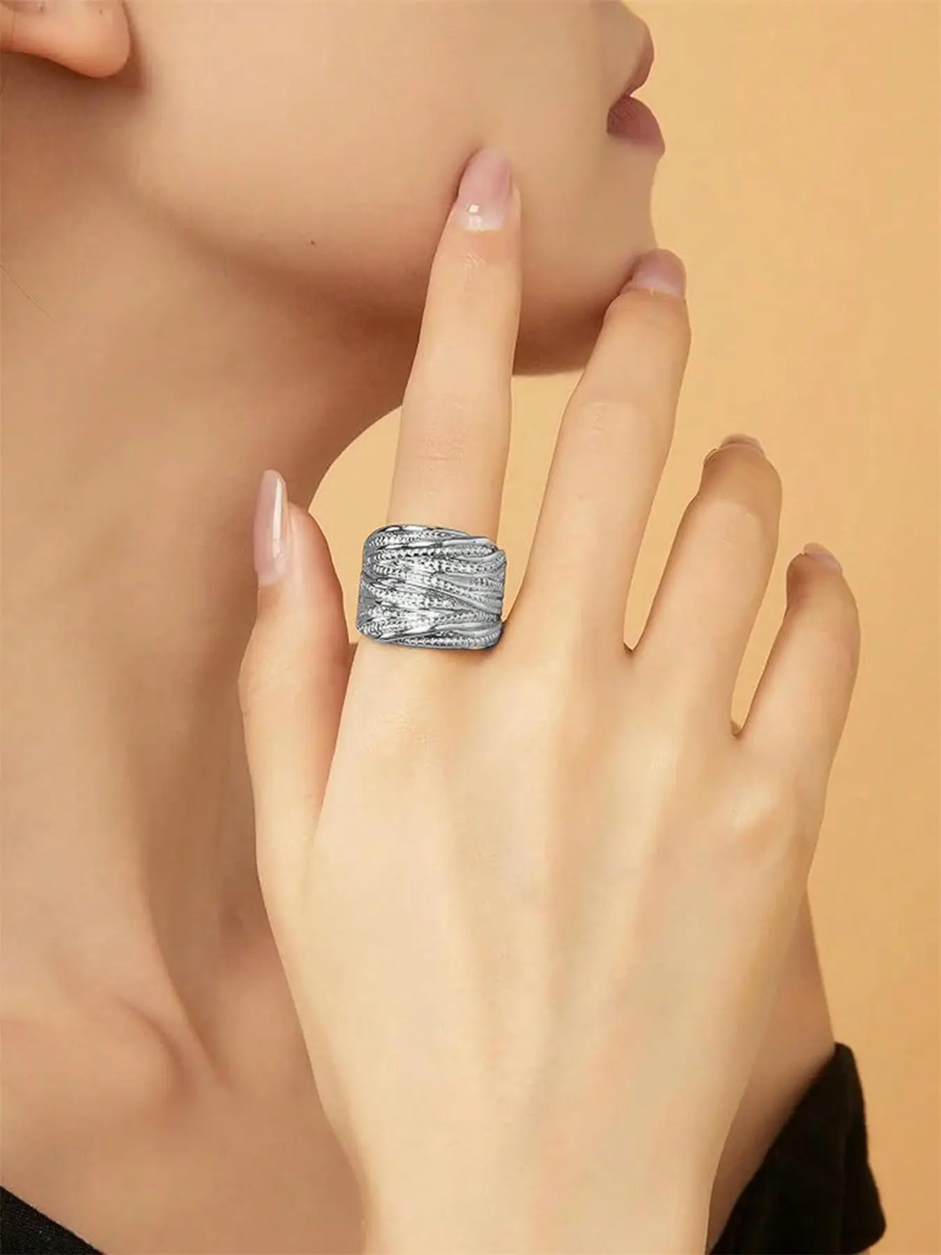 1 PC Gorgeous Ring For Women For Valentine's Day Gift Wedding Anniversary Party Jewelry Textured Band Ring