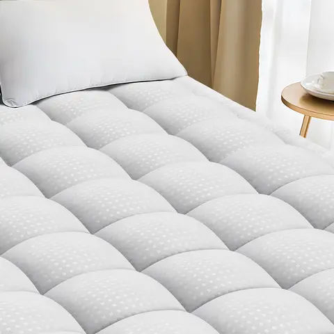 【Fall Deals】WeCharmer Queen Microfibre Mattress Cover - 500g Quilted Sleep-Friendly Mattress Pad Topper Protector, Cloud-Soft Touch, Breathable Cool, Durable, Machine Washable, 360° Fabric Sides, 8-21" Deep Pocket, Fluffy Look