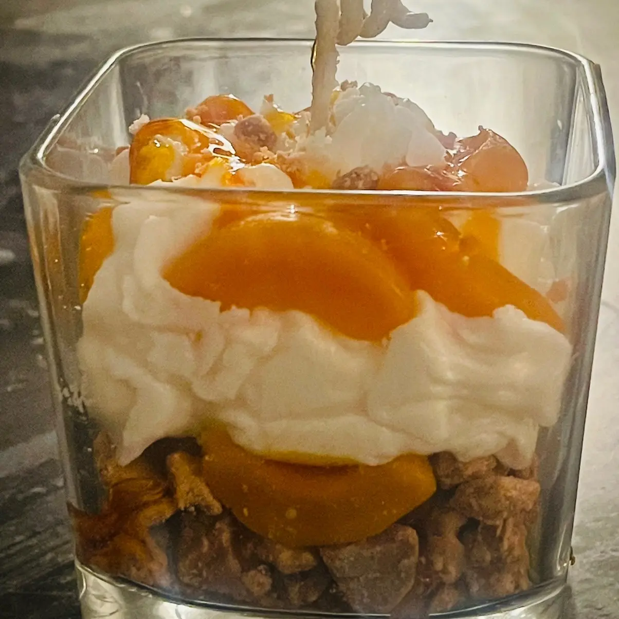 Peach cobbler candle