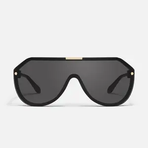 QUAY AUSTRALIA SHOWBIZ Oversized Modern Shield Rimless Sunglasses with Gold Accents for Larger Face Shapes