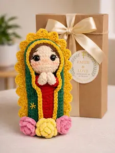 Handmade Crochet Virgin Mary Doll, Catholic Gift with Rosary, Cute Christian Decor, Amigurumi Saint Toy, Religious Gift for Mom, Prayer Doll
