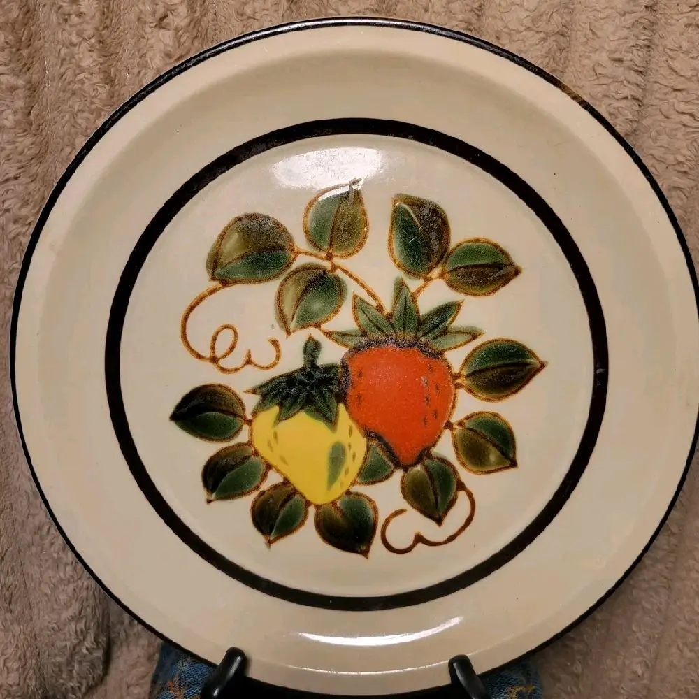 Stoneware Strawberries Dinner Plate by Sears Japan