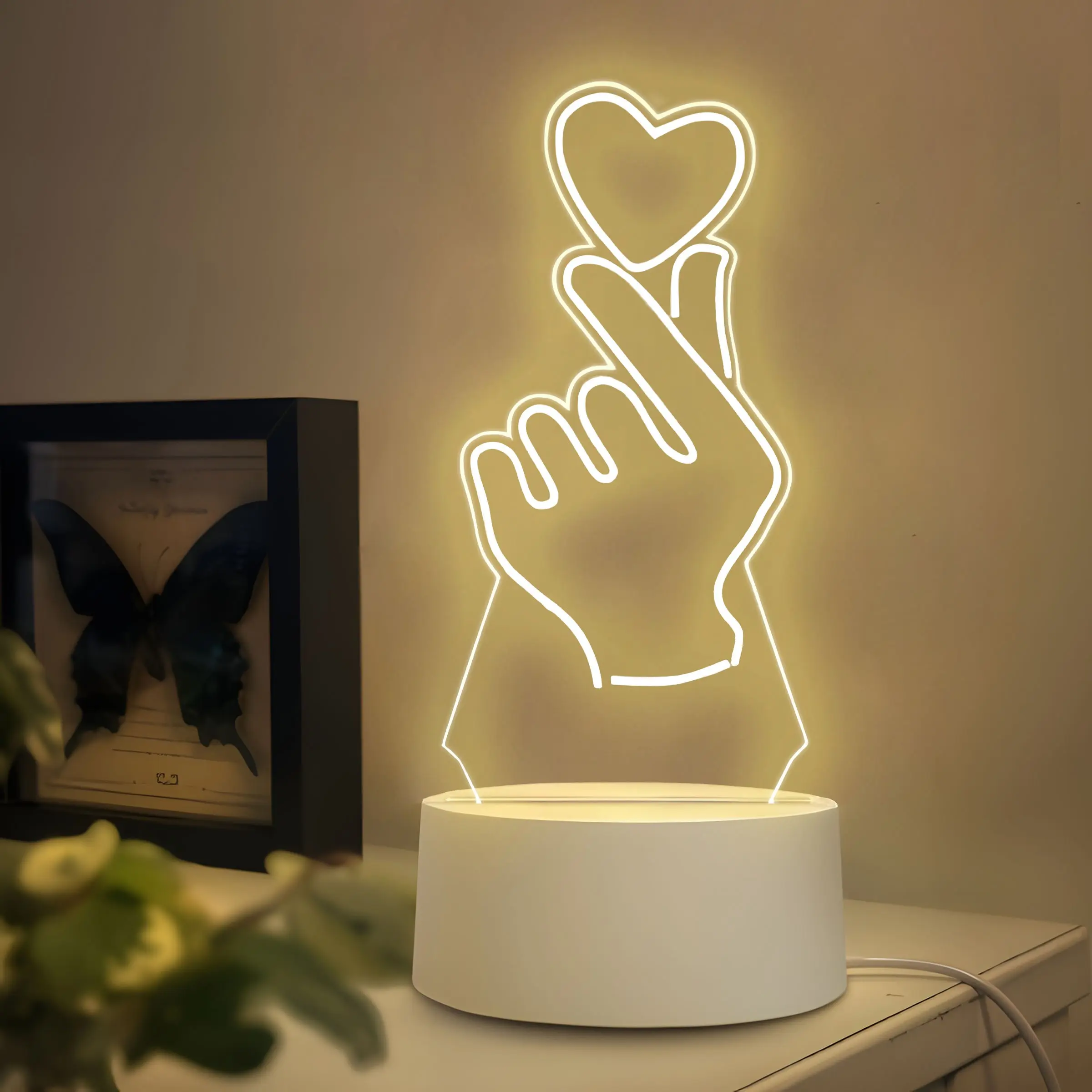 Acrylic Night Light with Heart Gesture Design, LED Nightlight, Heart Shape Light, Warm Soft Glow, Romantic Atmosphere, Perfect Gift for Valentine's Day and Anniversaries