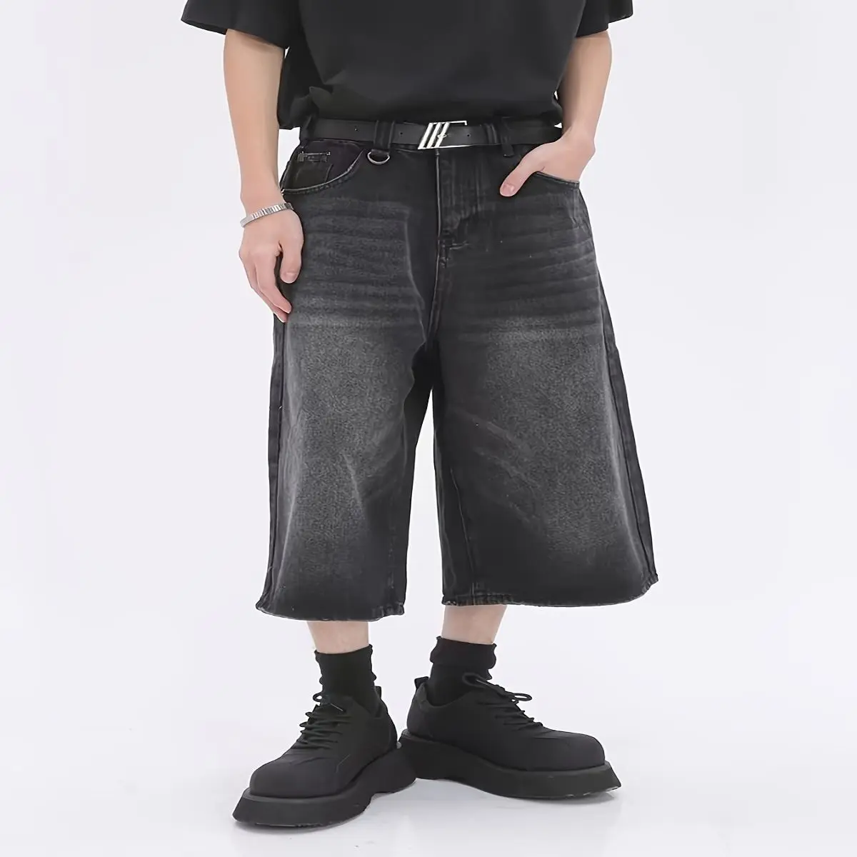 Men's Trendy Loose-Fit Distressed Denim Capris Wide Leg Cropped Jeans with Pockets Casual Streetwear Style Cotton Blend Fabric All-Season Comfort Menswear