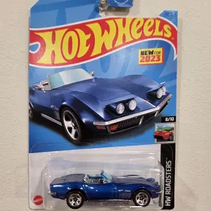 Hot Wheels 72 Corvette Stingray Convertible