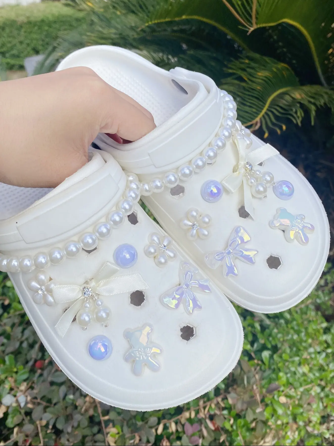 16 Piece Pendant Bow Tie Bear Sparkle Butterfly Knot Abs Shoe Flower Decorations Bling Shoe Charms Set for Sandals Beach Shoes Decorative Shoe Accessories
