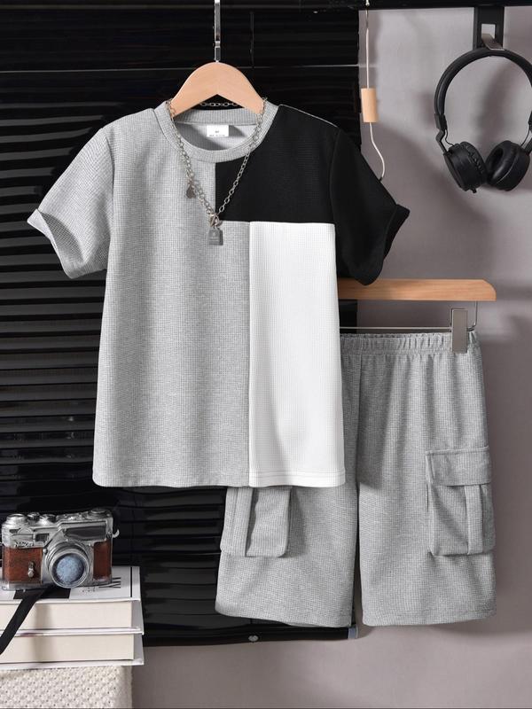 Two-Piece Set Boy's Colorblock Print Short Sleeve Tee & Plain Pocket Elastic Waist Shorts, Casual Comfort and Functionality Round Neck T-shirt & Cargo Shorts for Summer, Kids Clothes for Daily Wear