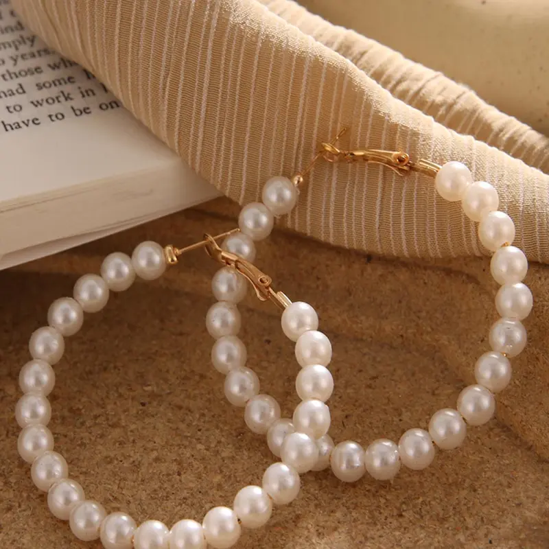 Women's 1 Pair Alloy Faux Pearl Decor Hoop Earrings Elegant Minimalist Earrings Fashionable Jewelry Accessories Hoop Shape Earrings Stylish Jewelry Circle Shape Earrings Hoops Shape Earrings
