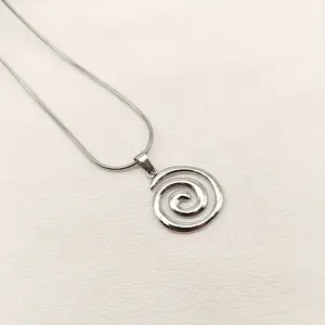 [Boho Chic Necklace] 1pc Stainless Steel Boho Chic Spiral Pendant Necklace| Golden & Silver ne, Irregular Twist Design, Versatile for Daily Wear & Parties, All-Season Fashion Accessory, Vacation-G