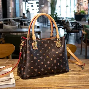 100% Genuine leather luxury women's bag trendy high-end fashionable and atmospheric crossbody bag  large-capacity bag