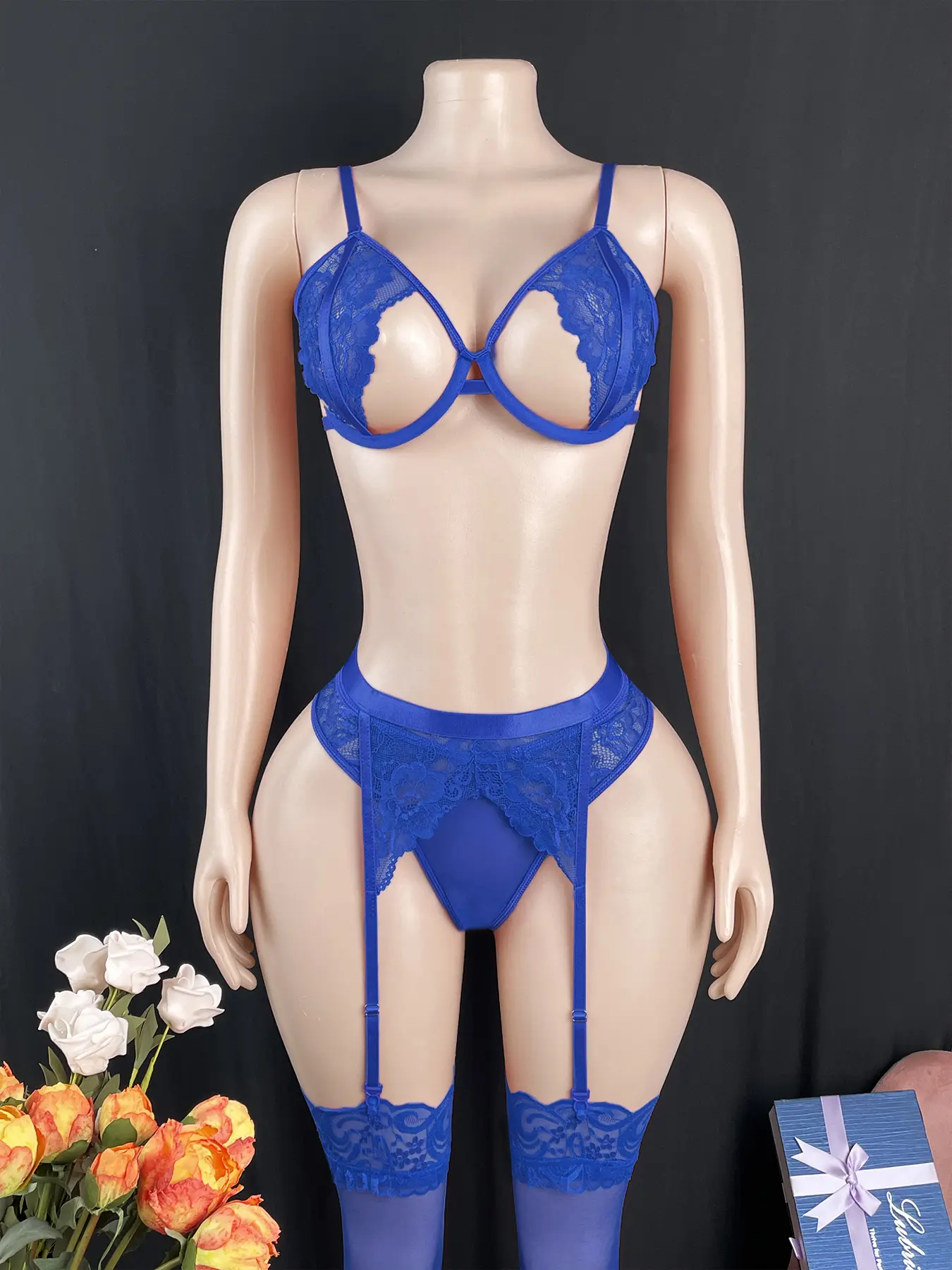 Underwear (with steel rims/triangular underwear/paired with suspender pants/paired with a pair of stockings) Four piece set of sexy lingerie, hot and tempting lace black set Womenswear baddie lenceria sexi mujer lace bra