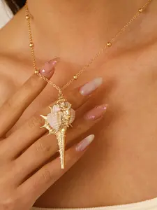 Women'S Bohemian Beach Conch Shell Necklace - Bohemian Necklace Natural Shell Pendant with Electro Golden Edge, Vintage Style, Durable & Easy-Care, Perfect for Daily Wear & Parties