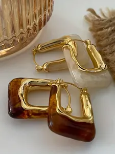 1 Pair of Thick U-Shaped Fashionable Huggie Earrings for Women, 6-Color Retro Minimalist Design, Square Resin Material, Geometric Shape, Perfect for Commutes & Photos