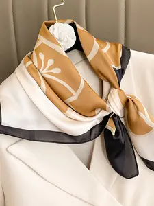 Fashion Camellia Print Scarf Neck Warmer, Fashion Shawl, Suitable for Outdoor Travel Dating Decoration, Stylish Accessory for Cold Weather