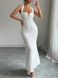 Elegant Halter Neck Sleeveless Dress for Women, Slim Fit Fish Tail Skirt with Embellishments, Long Evening Gown, Formal Wear