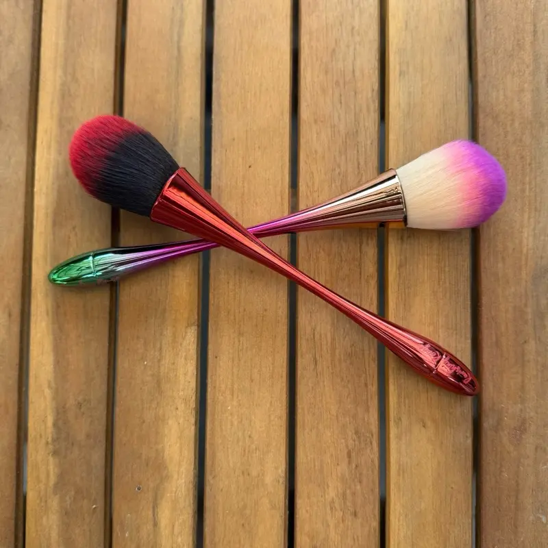 “The Finisher” Powder Brush by Ravishing Rouge Beauty