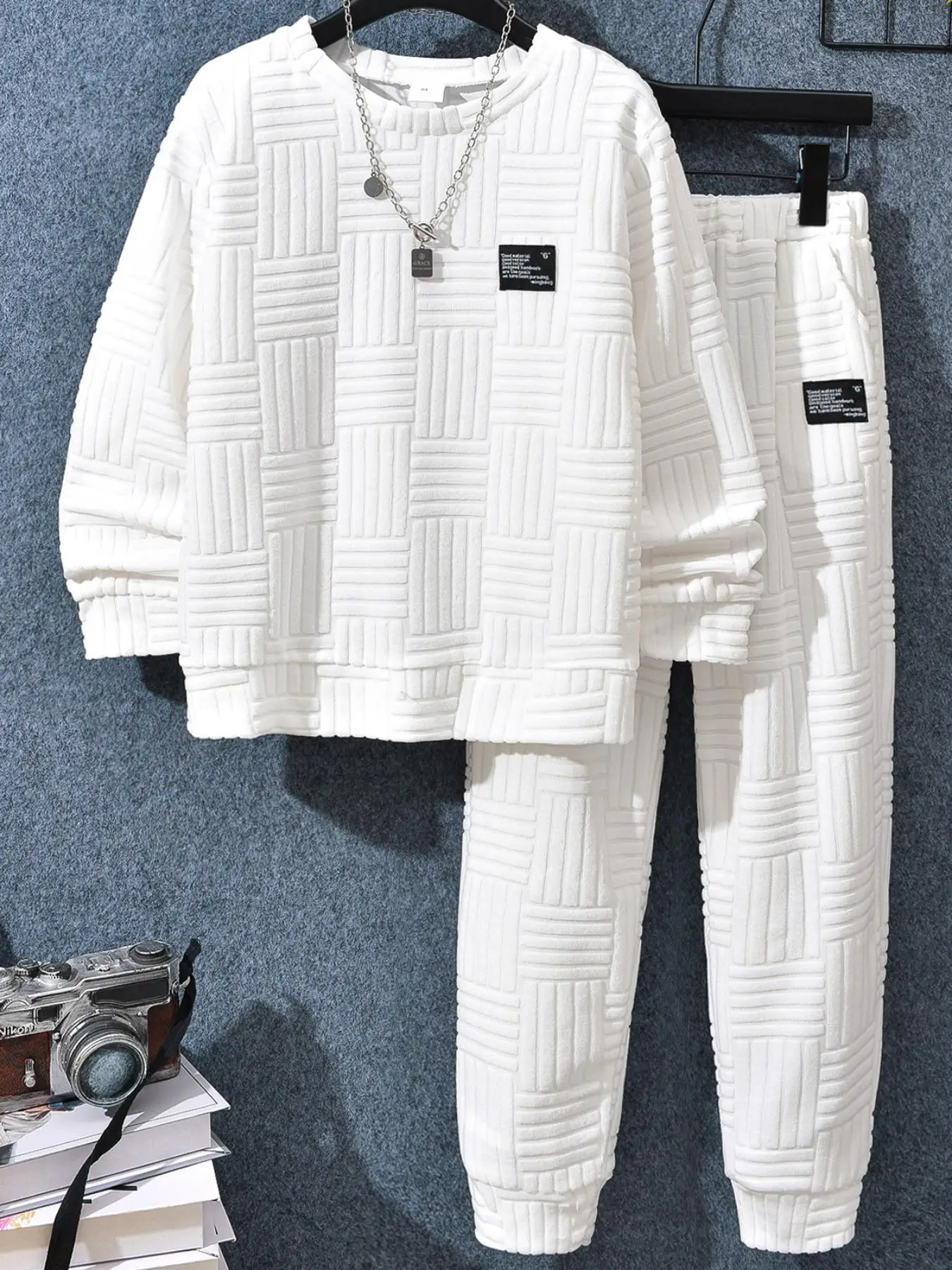 Two-Piece Set Boy's Plain Jacquard Patched Sweatshirt & Elastic Waist Sweatpants Set, Casual Round Neck Long Sleeve Pullover & Pocket Pants for Fall &