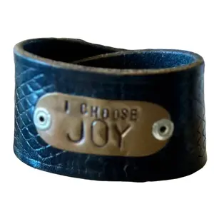 2Sistahs Take2 Collection Leather I Choose Joy Bracelet*