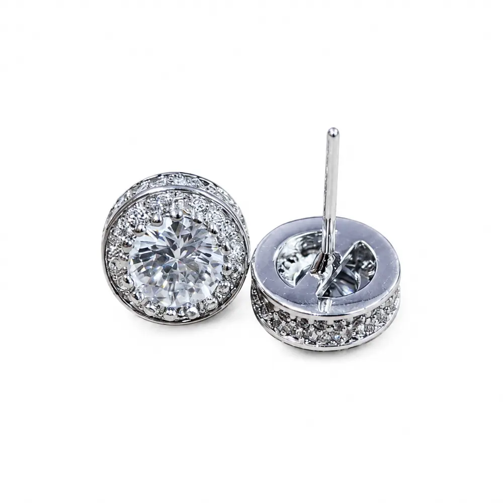 Silver-Edged Zircon Earrings - Round Diamond Surround Design, Starry Sky Aesthetic, Light Luxury Versatile Basic Jewelry for Commuting