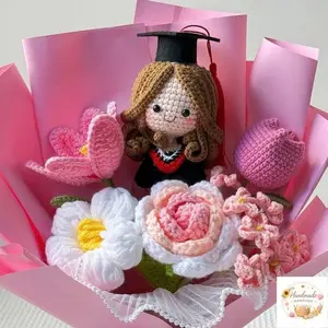 Crochet Graduation Bouquet – Handmade Class of 2026 Gift with Custom Graduate Doll & Flowers, Graduation Gift for Son