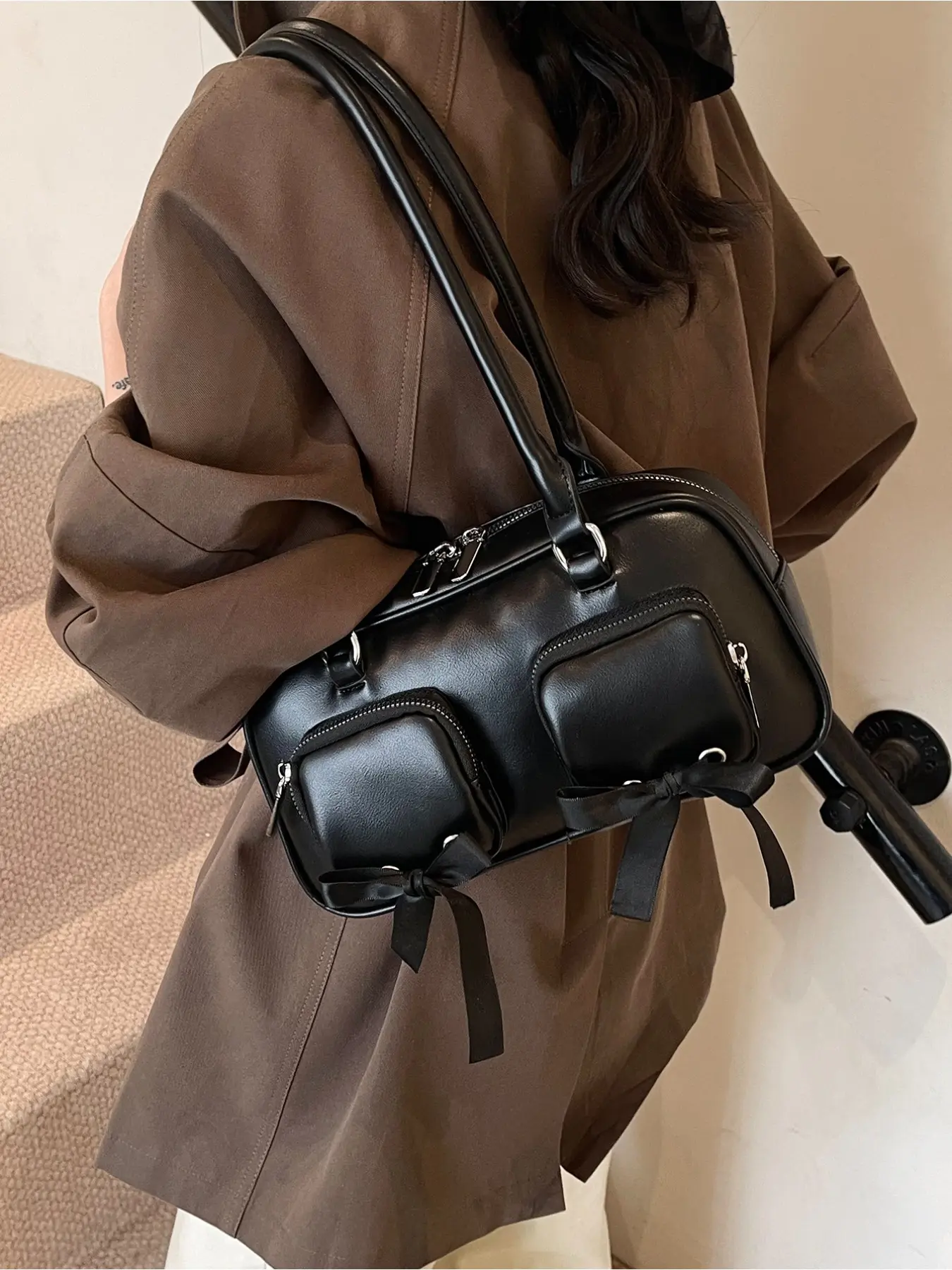 Korean-Style Spicy Girl Black Leather Underarm Bag Double-Pocket Bow-Decorated Handbag Fashionable Versatile Commuter Shoulder Bag New Teenage Girl's Handbag