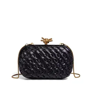 Bonsoir Woven Clutch - Black