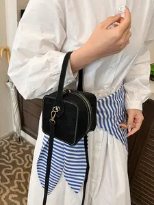 Women's Leather Lightweight Mini Square Bag, Personalized Makeup Pouch, Wristlet Clutch, Adjustable Strap, Suitable for School, Work, Office, Shopping