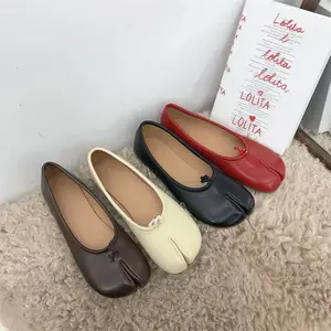 2026 New Tabi Split Toe Shoes, Women Retro Ballet Flats, Minimalist Leather Slip-ons, Fashion Split-sole Flat Shoes for All Seasons