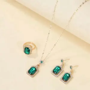 Women's Elegant Rhinestone Decorated Jewelry Set Fashion Pendant Necklace & Dangle Earrings Trendy All-match Exquisite Jewelry Set for Birthday Gift with Green Gemstone Accents