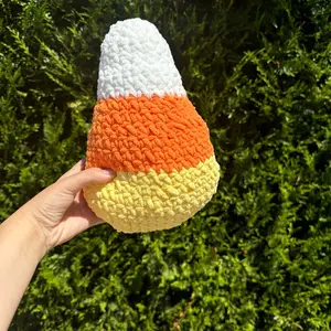Big candy corn