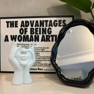 Nordic Creative Face-Shaped Vase Flower Pot Ornament for Living Room Flower Arrangement, Simple Entryway TV Cabinet Home Decor