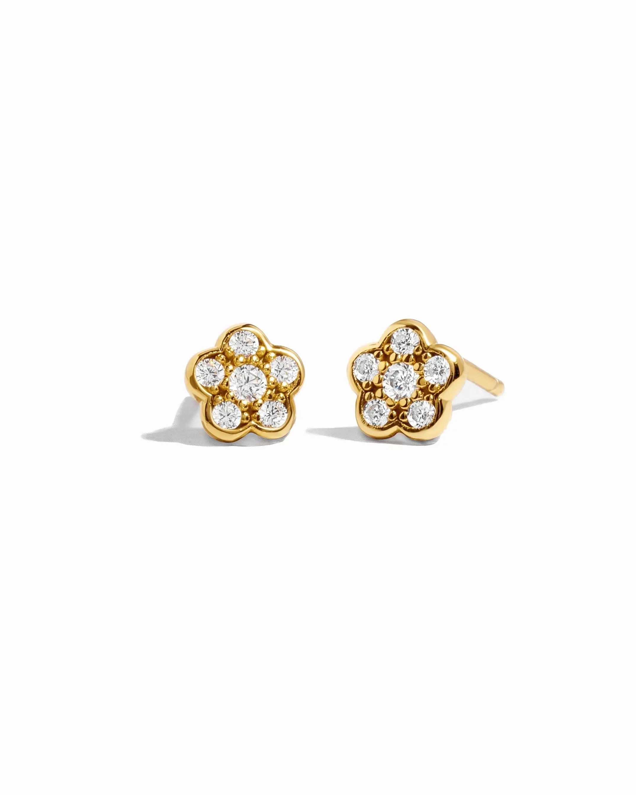 Sami Jewels Diamond Flower Studs, Tiny Lightweight Earrings, 925 Sterling Silver Earrings for Women, 14K Gold Plated Stud Earrings, CZ Diamond Stud Earring, Dainty Earring, Bridal Jewelry