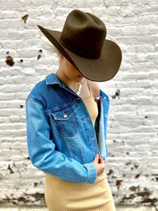 Final Sale ✨ Wrangler Jolie Denim Cut Off Jacket