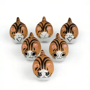 Kawaii Ceramic Cat Figurine Cute Mini Desk Decor & Collectible Gift Hand-Painted Durable Minimalist Home Office Décor Piece