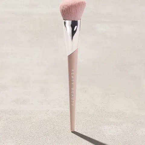 Fenty Beauty Face Shaping Brush 125