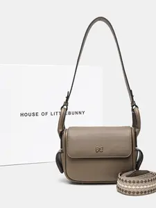 Versatile Fashion Item with Gift Box Packaging, Simple and Elegant Design, Suitable for Gifting and Personal Use, Crossbody Bag, Dual Strap for Crossbody or Shoulder Carry
