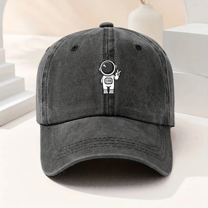 Men's Washed Graphic Baseball Cap - Cute Cartoon Astronaut Print Pointed Casual Outfits Cap, Fashionable Fitted Cool Hats, 1 Size Fits, All Seasons Wear, Gag Gift Choice, Fashionable Hats, Gag Gift Cap