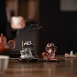 Year 16 of the Snake Ceramic Incense Holder – Creative Snake-Shaped Incense Burner, Zen Tea Table Aromatherapy Ornament, Home Desktop Meditation Decor