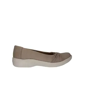 Life Stride Paige Washable Round Toe Slip Ons Barley Beige  J0040F1250 Women's