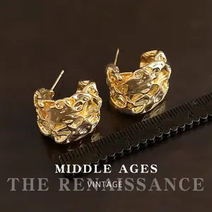 Vintage Mid-Age Style Irregular Texture C-Shaped Earrings Fashion Light Luxury High-End Niche Temperament Earrings for Women
