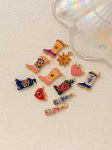 1PC fashionable commuting bohemian style pendant, painted enamel, flower boots, heart-shaped eyes, bottle, boot series pendant, copper plated 18K gold, suitable for DIY fashion accessories such as keychains, bags, and jewelry