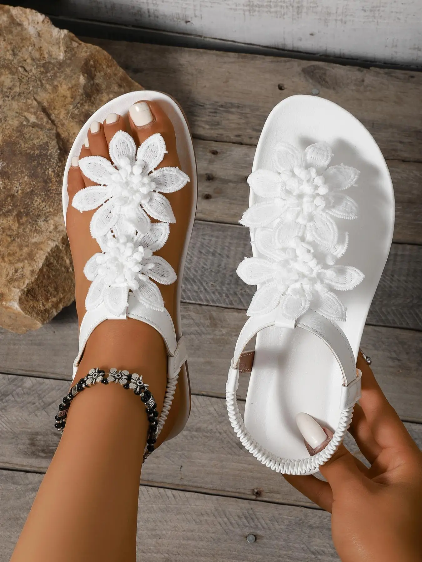 Women's Fashionable White Color Slip on Classy Sandals, Casual Toe Thong Casual Trendy Sandals for Summer, Lightweight Breathable Comfortable Non-slip