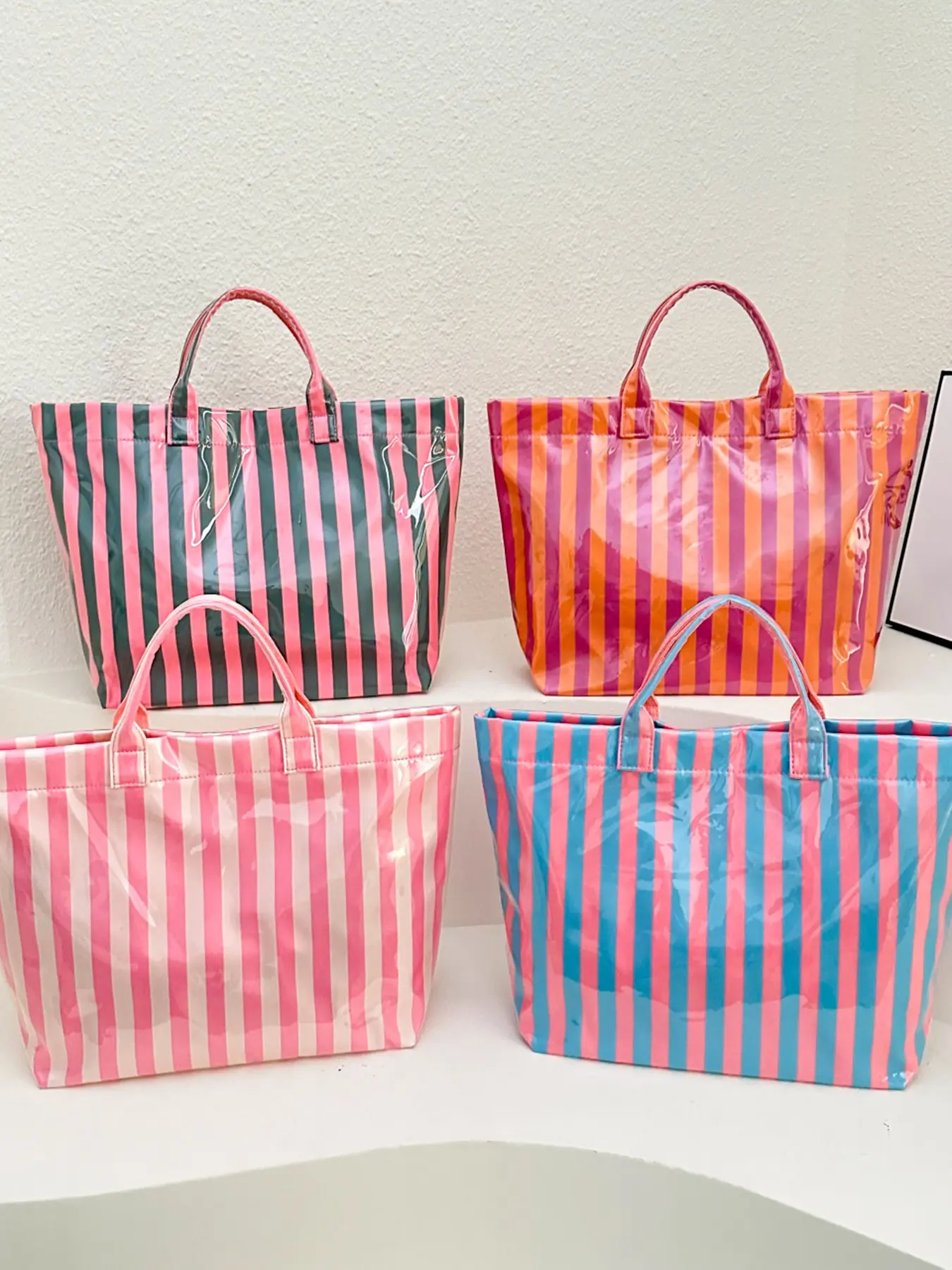 Fashionable and practical texture large capacity striped tote bag, fresh and artistic style casual versatile shoulder bag, short handle design, can accommodate personal belongings, suitable for commuting/campus/vacation wear, Trendy Tote Bag