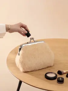 Vintage Women's Wallet Coin Purse, Short Plush Ladies' Handbag with Buckle, Stylish and Functional Accessory for Everyday Use, Vintage Wallets