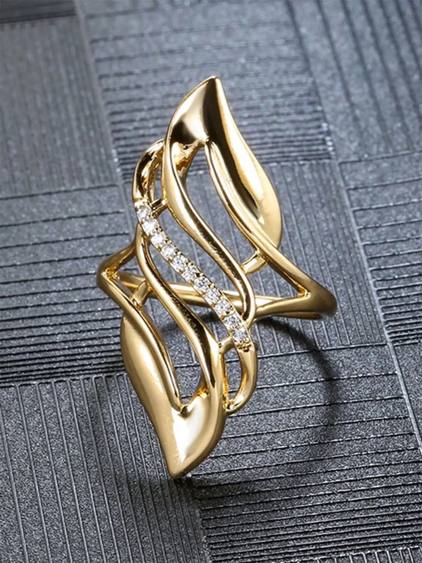 1 PC Elegant Cubic Zirconia Ring For Women For Wedding Engagement Anniversary Party Band Jewelry Dutch Marquise Ring Valentine's Day Gift Wedding Rings Marquise Cut Ring Teardrop Bridal Rings Fashion Engagement Rings