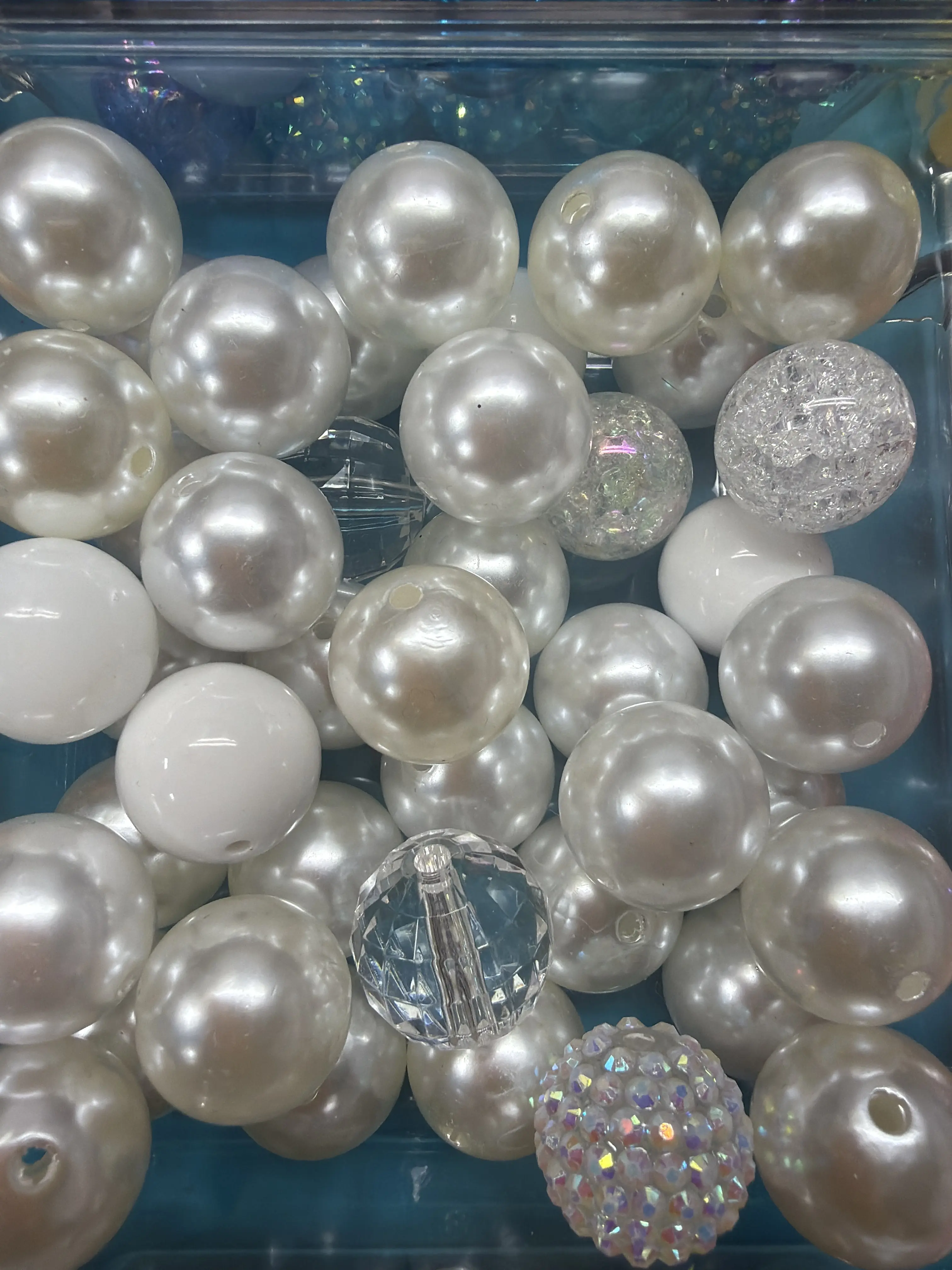 Whites 20mm 15 assorted acrylic beads